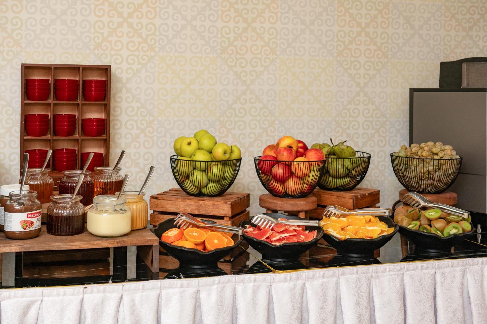 Wyndham Garden Burabay Hotel Екстериор снимка