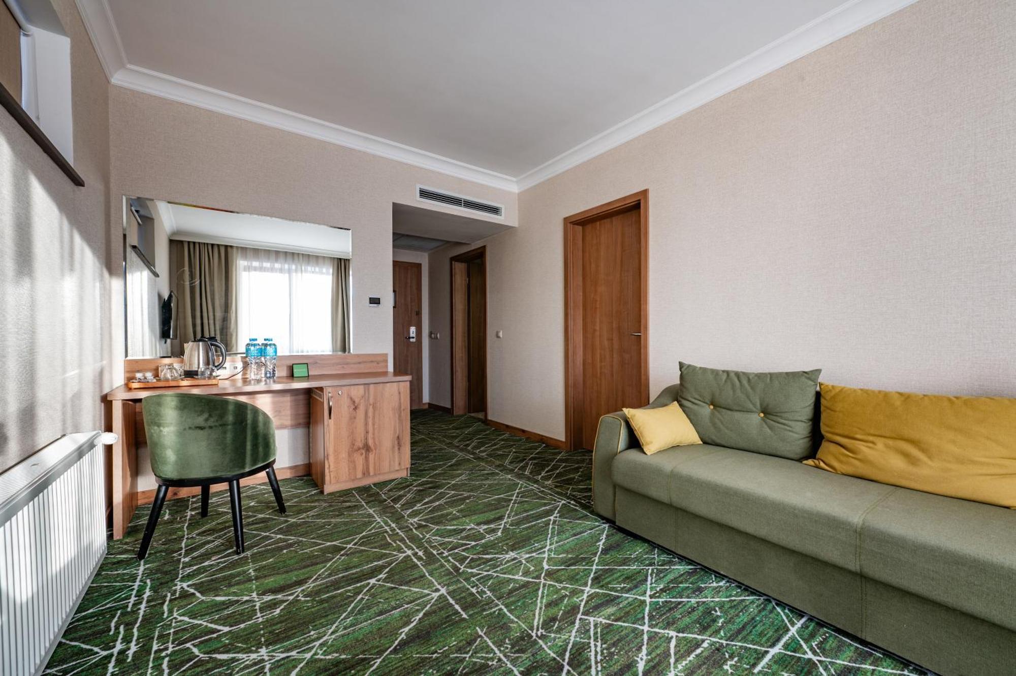 Wyndham Garden Burabay Hotel Екстериор снимка